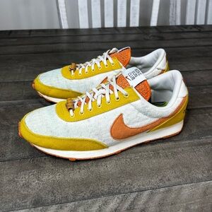 Nike Dbreak SE Sun Club Sail Hot Curry Women Sz 10‎